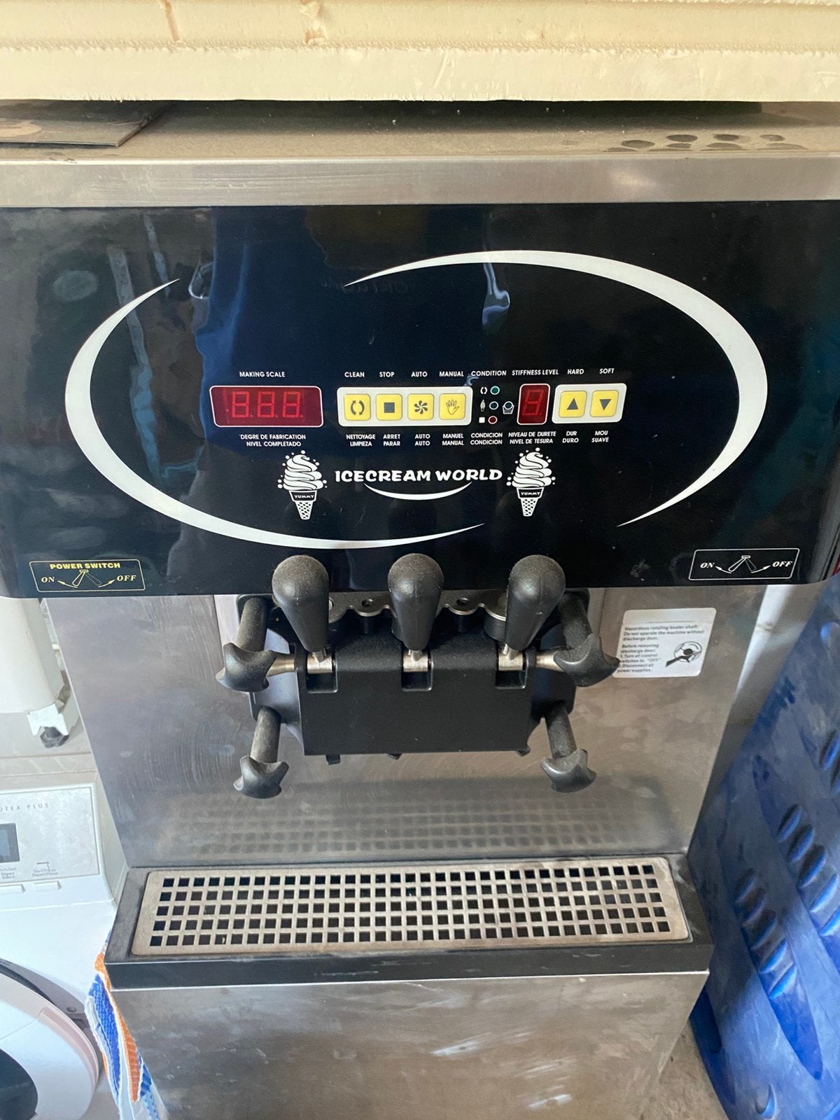 Professionele softijsmachine, Enlèvement, Comme neuf