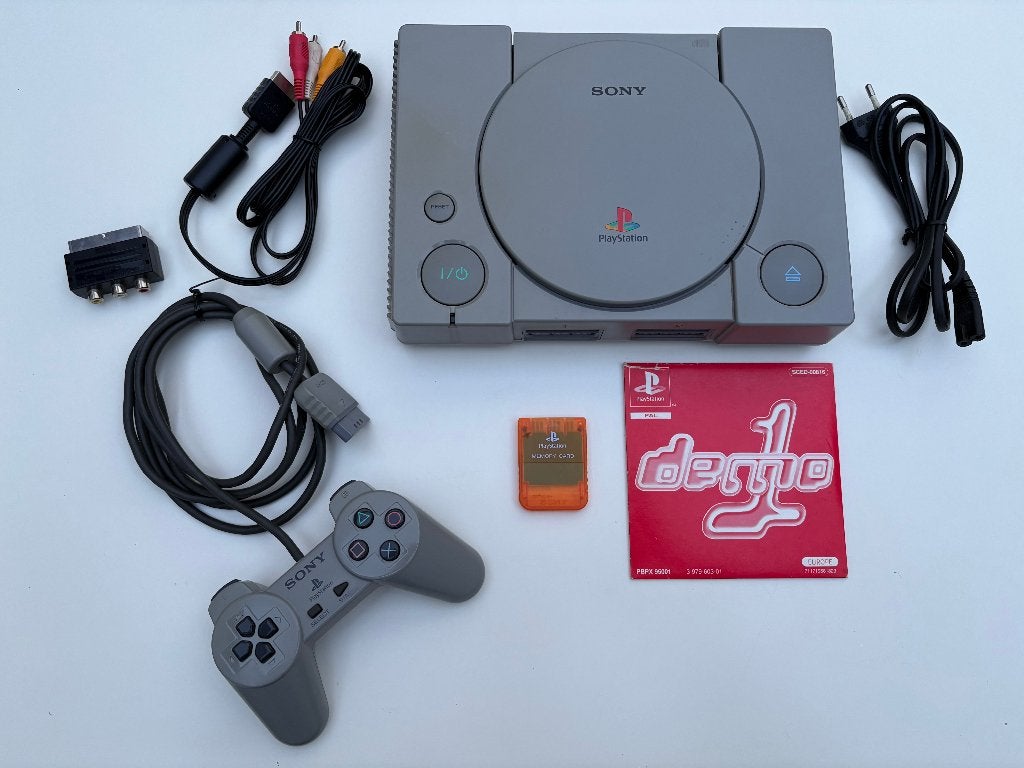 PS1 + CARTE MEMOIRE + DEMO ONE, Enlèvement ou Envoi, Utilisé, Avec 1 manette, Avec jeux