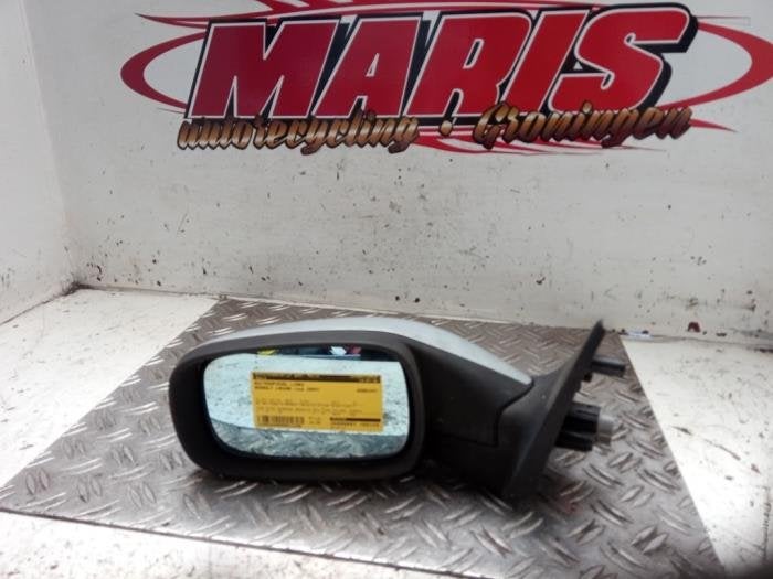 Rétroviseur extérieur gauche d'un Renault Laguna, -, Renault, -, 3 mois de garantie