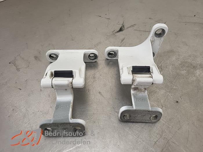 Charnière porte arrière gauche d'un Volkswagen Caddy, -, 3 mois de garantie, Utilisé, -