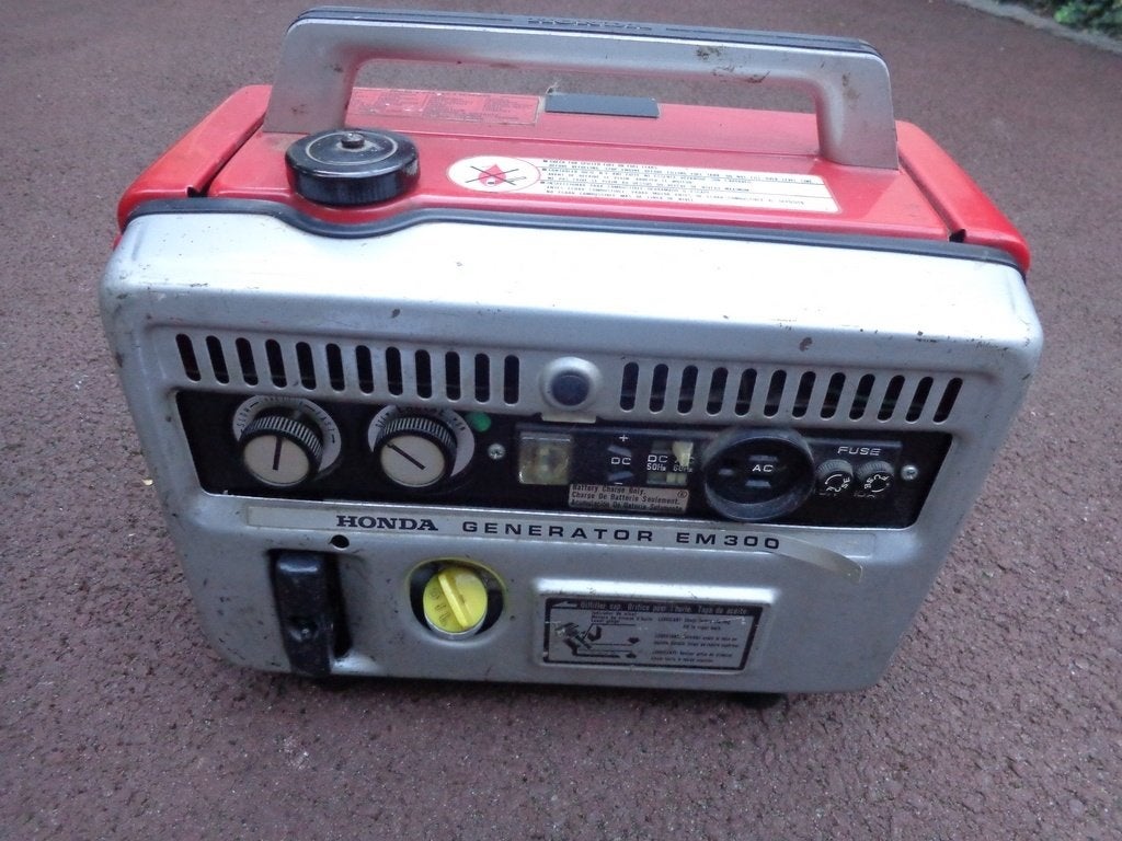 Générateur HONDA EM 300 4temps 12V/220V entretien OK 60€, Bricolage & Construction, Enlèvement, Utilisé, Moins de 5 kVA, Essence