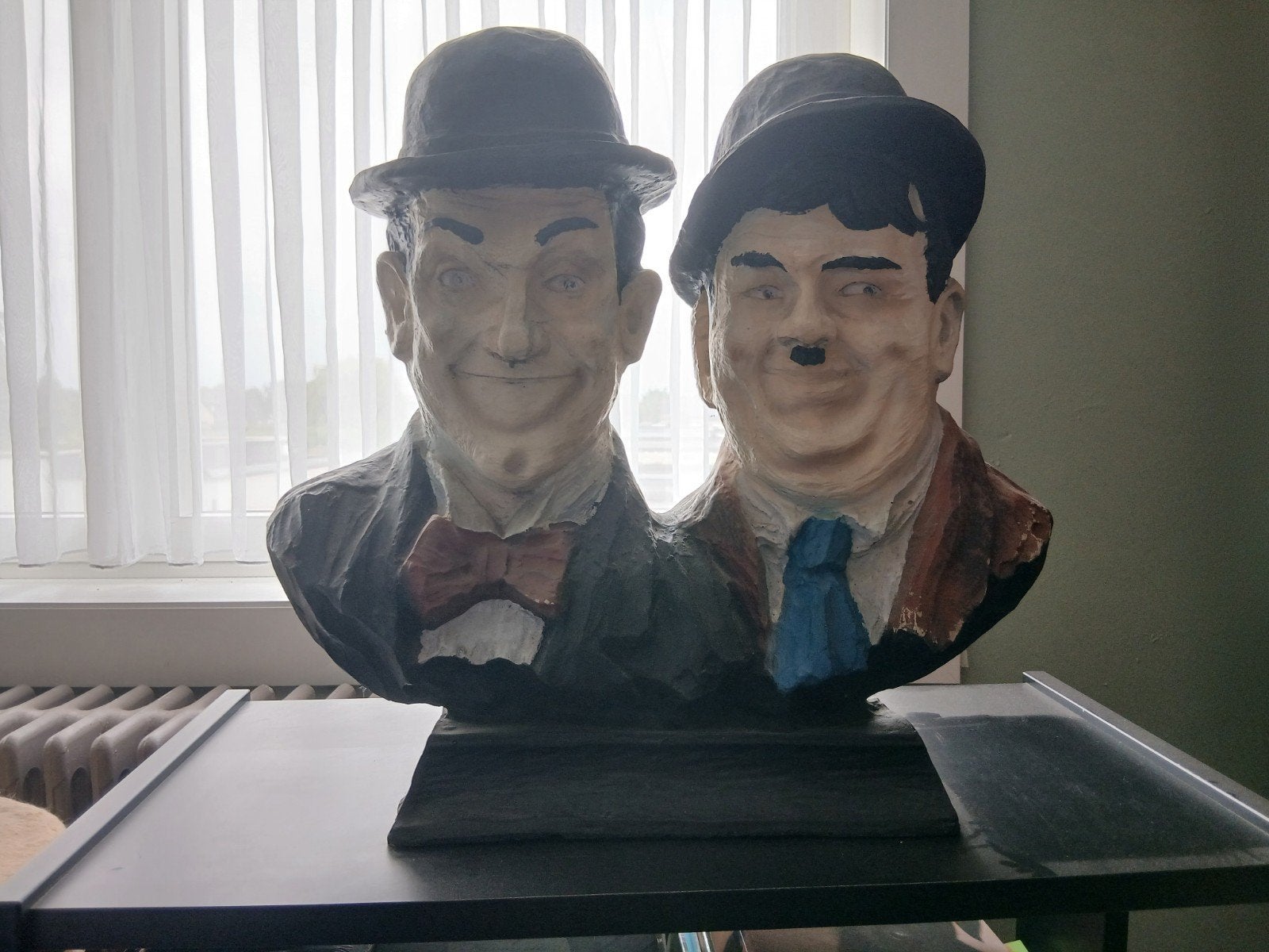 Borstbeeld Laurel & Hardy, Enlèvement, Utilisé