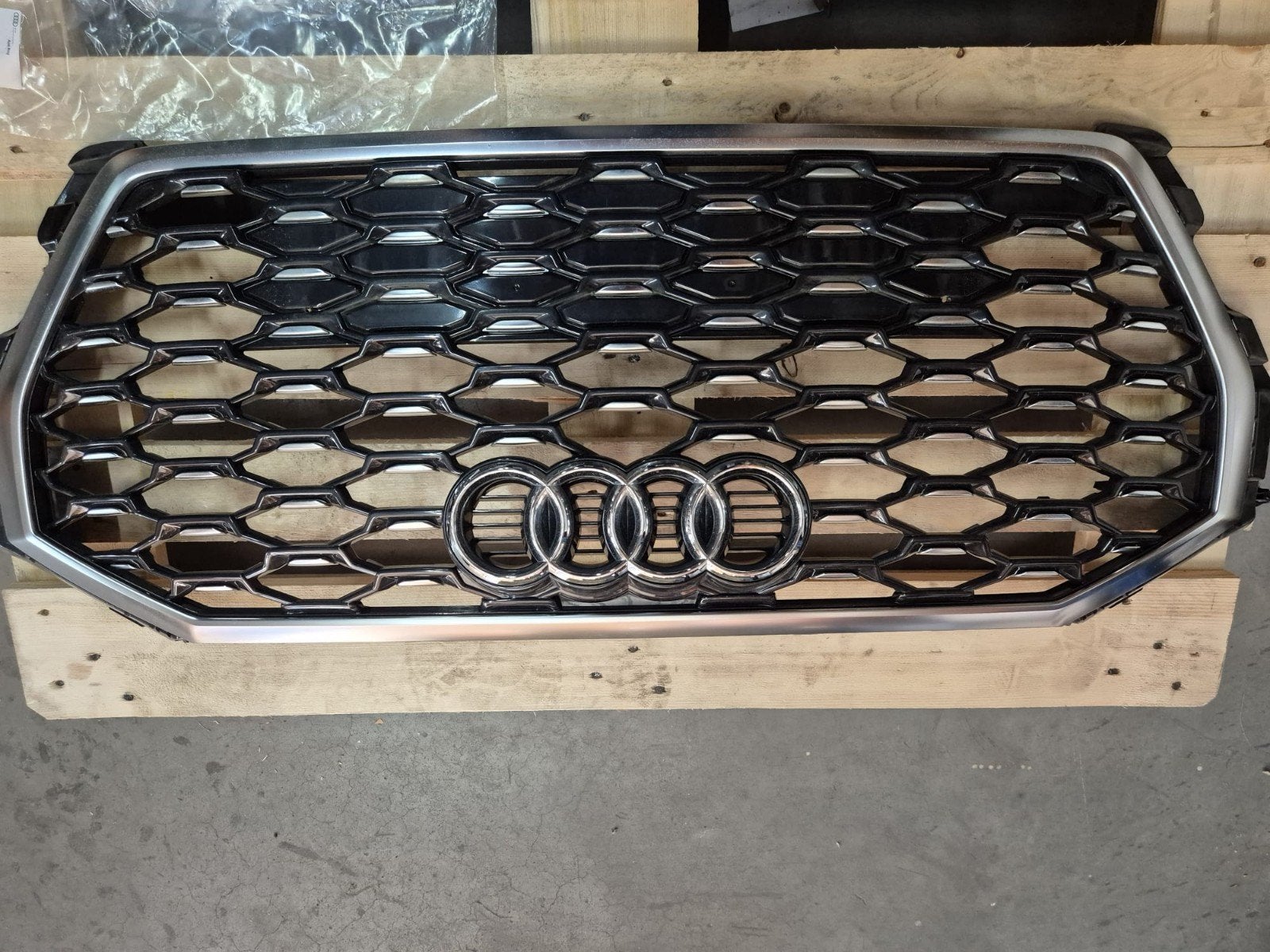 Audi Q3 sportback kalender 2023., Auto-onderdelen, Ophalen
