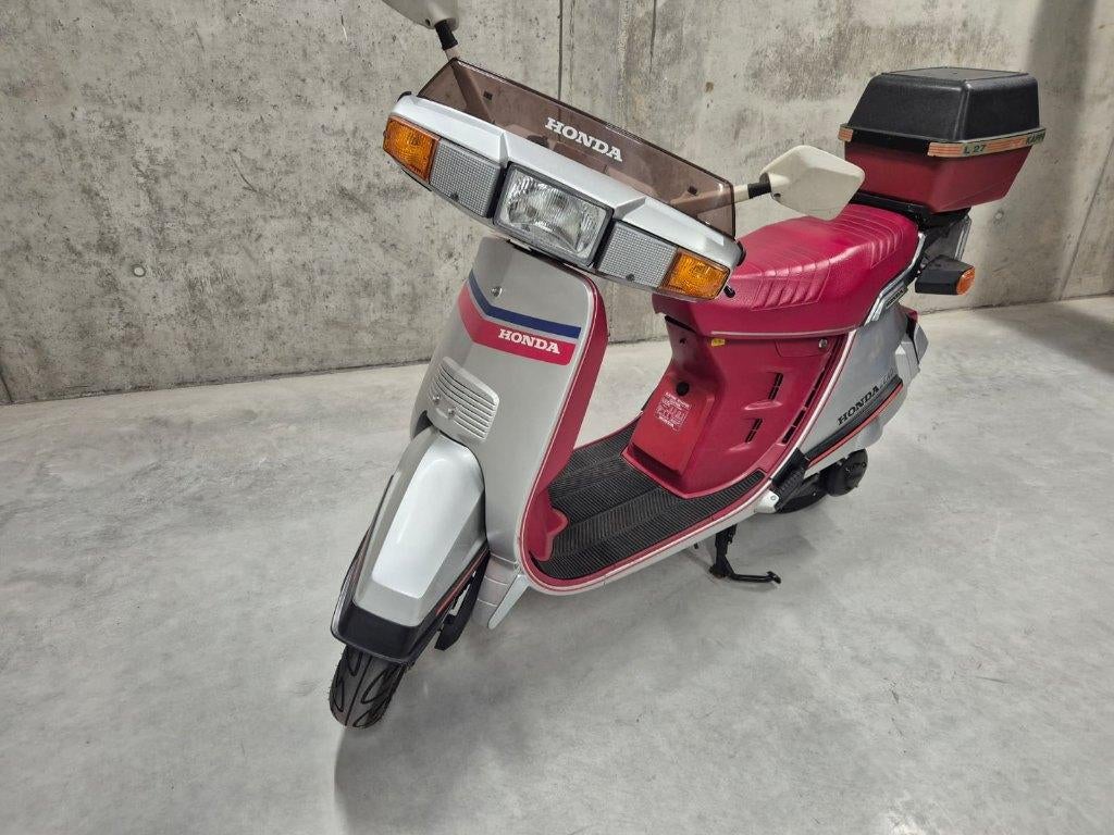 Honda lead nh125 1985 rijdend en in geweldige staat., Motoren, Motoren | Honda, Particulier, Scooter, 11 kW of minder, 1 cilinder