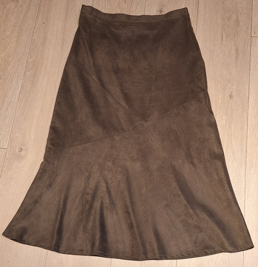 Middellange suède-look rok, merk Devernois, maat 40, kaki, Kleding | Dames, Maat 38/40 (M), Overige kleuren, Ophalen of Verzenden