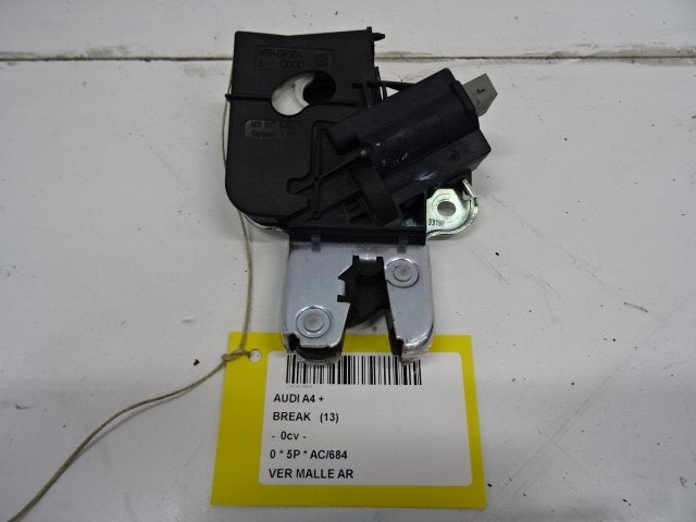 SERRURE COFFRE Audi A4 Avant (B9) (4F5827505D), Utilisé, Audi, Haillon arrière