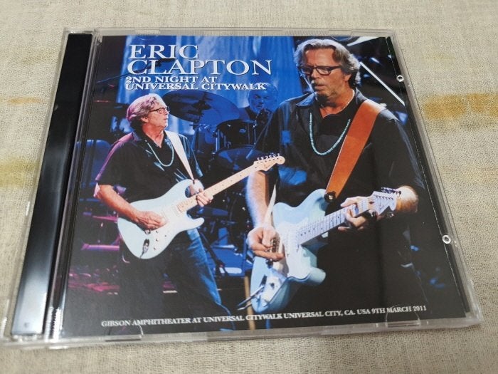 2 CD's - Eric CLAPTON - Live City Walk 2011, CD & DVD, Import, Enlèvement ou Envoi, Album live, Rock classique