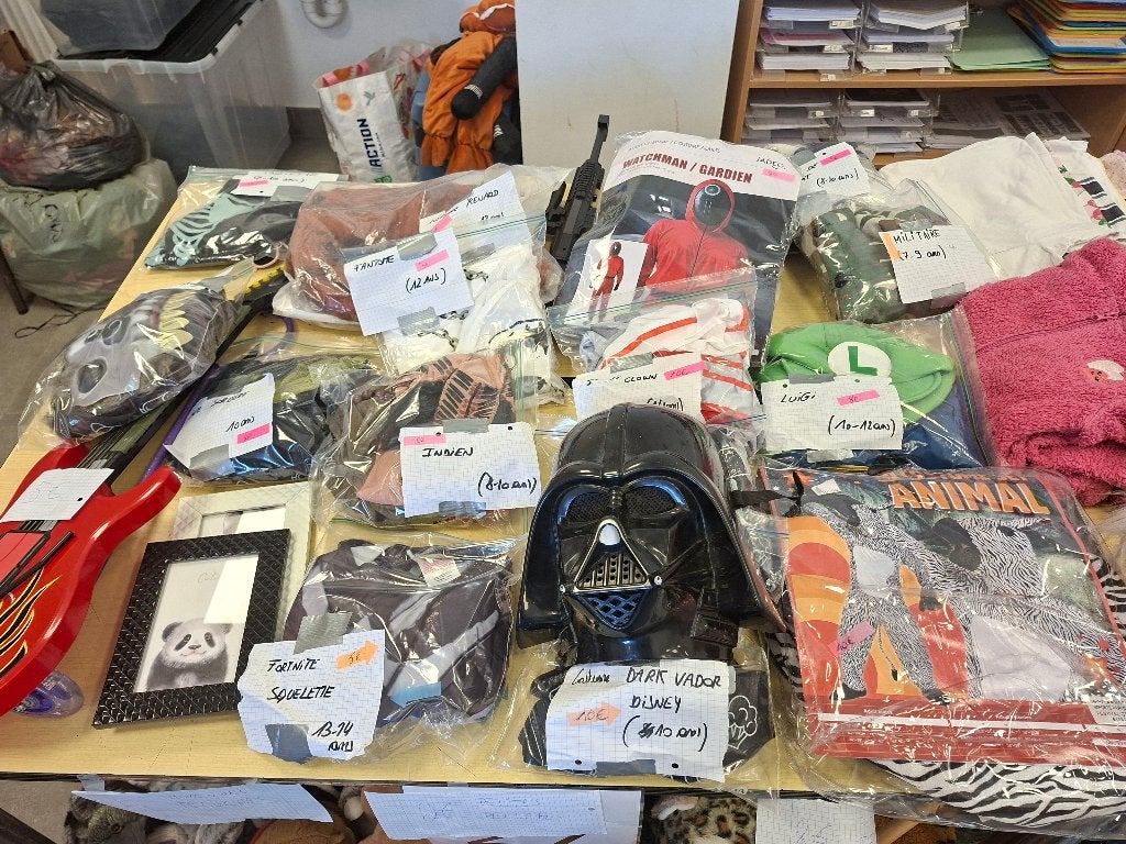 Lot de costume differentes taille enfant, Enlèvement, Comme neuf