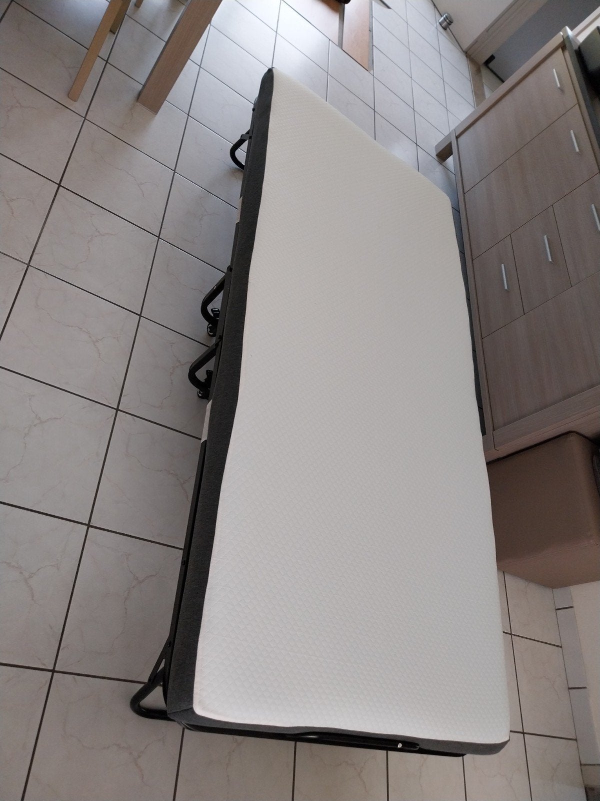 Nieuw - logeerbed met matras, 90x200 cm, incl. hoes, Huis en Inrichting, Ophalen, 90 cm, Eenpersoons, Zwart