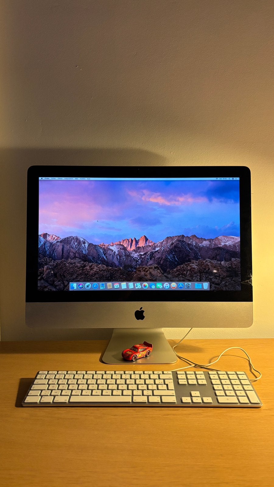 iMac 21,5 inch medio 2011 + toetsenbord, Computers en Software, Ophalen, Gebruikt, 2 tot 3 Ghz, IMac