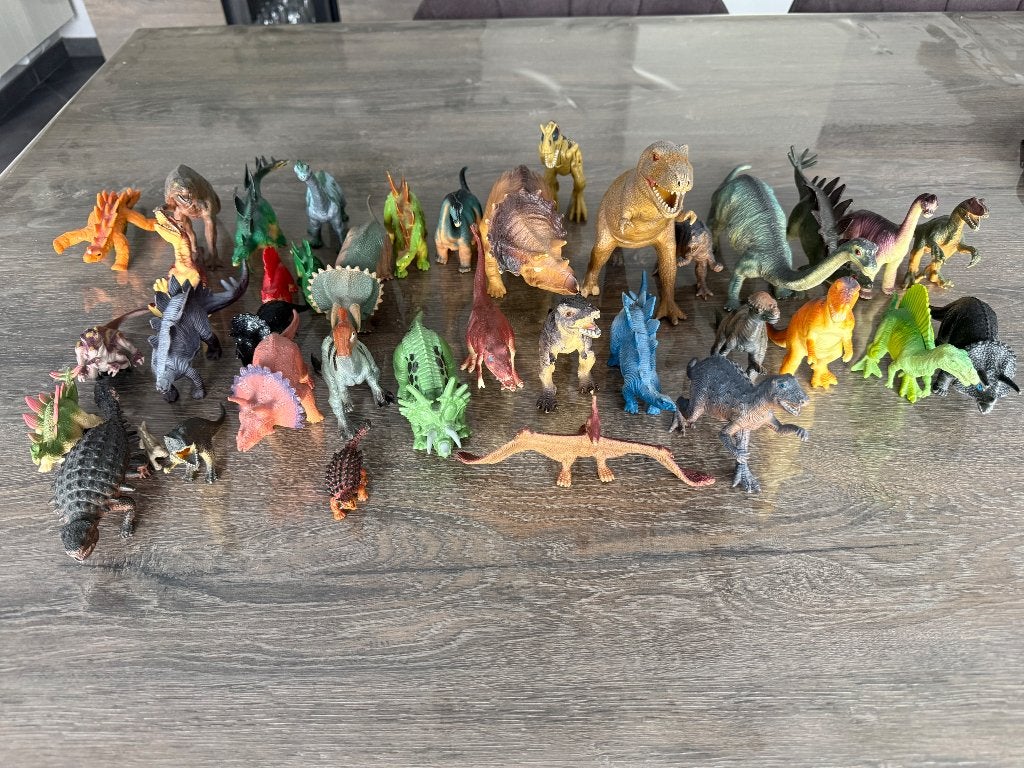 Lot de 38 dinosaures, Enlèvement, Comme neuf