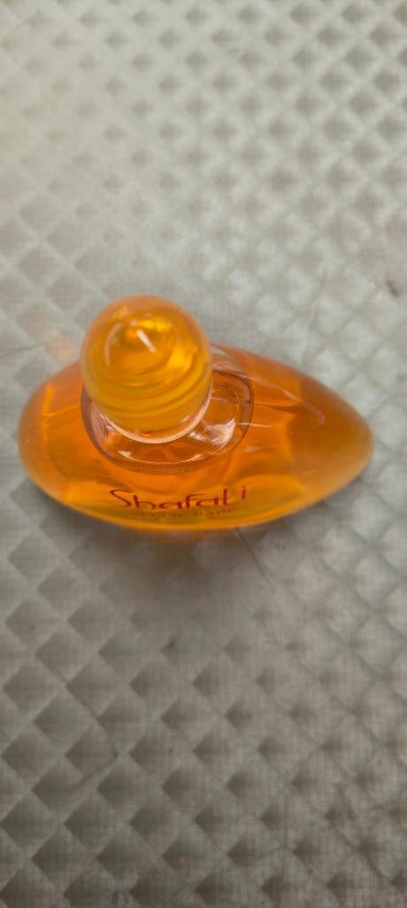 Eau de parfum Shafali Fleur rare van Yver Rocher, Ophalen of Verzenden, Zo goed als nieuw, Parfumfles, Gevuld