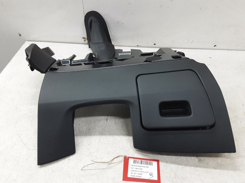 BOITE A GANTS Audi SQ7 (4MB / 4MG) (48M863075D), Mevr. I. Hauben, Audi, Utilisé, Rue de l'Espoir 34 34
4030  GRIVEGNÉE, BE