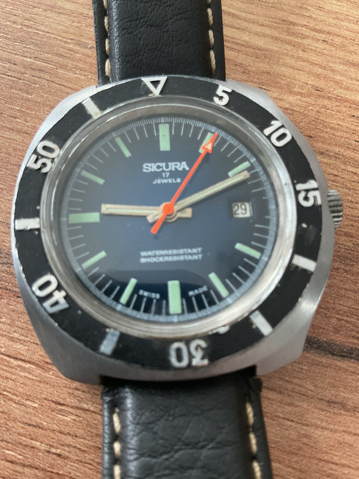 Vintage SICURA Diver, Bijoux, Sacs & Beauté, Montres | Anciennes | Antiquités, Enlèvement, Montre-bracelet