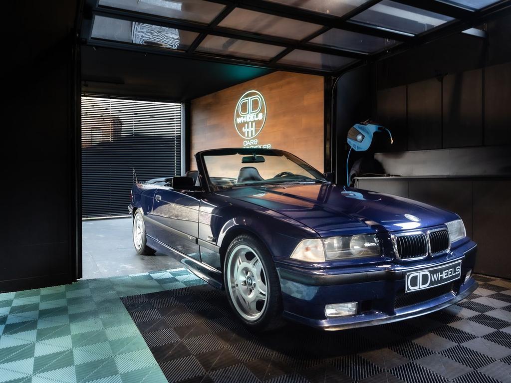 Bmw 318i e36/ M3 complet (sauf retro) jantes originales, Auto's, BMW, Bedrijf, Lederen bekleding, Cabriolet, Leder, Ophalen