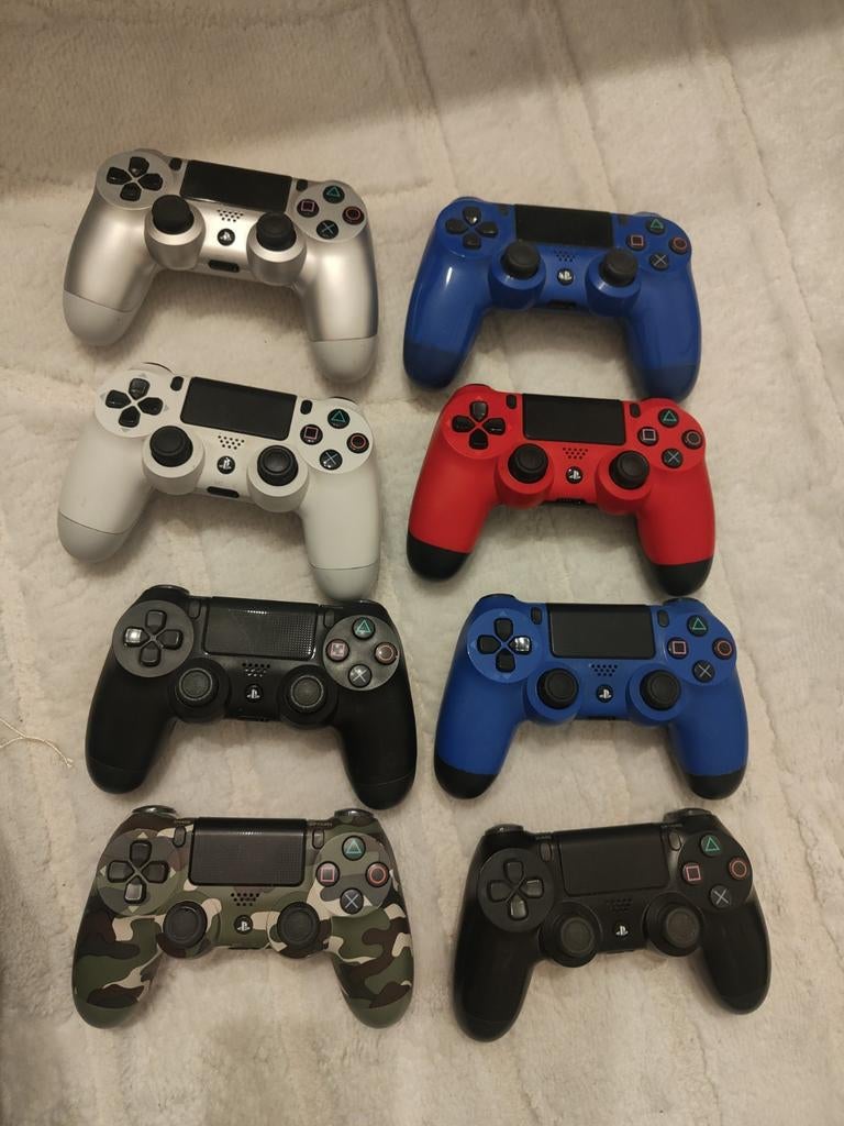 Differentes manettes ps4 - 20€ piece, Enlèvement ou Envoi