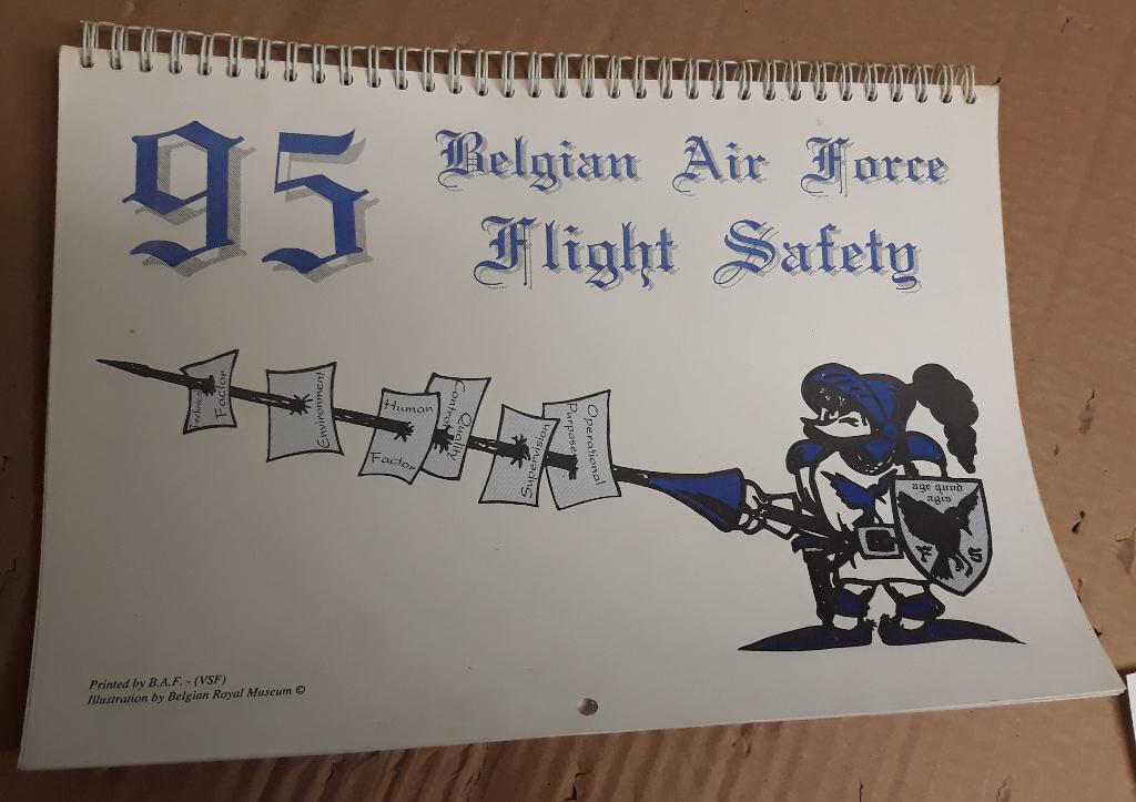 Kalender met foto's Belgen bij RAF WOII, Ophalen of Verzenden, Luchtmacht, Foto of Poster