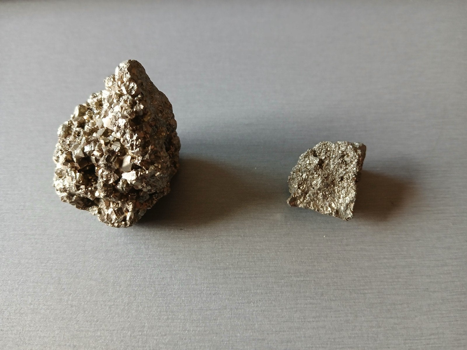 pierres de collection Pyrite 61g et 10g, Collections, Enlèvement ou Envoi, Minéral