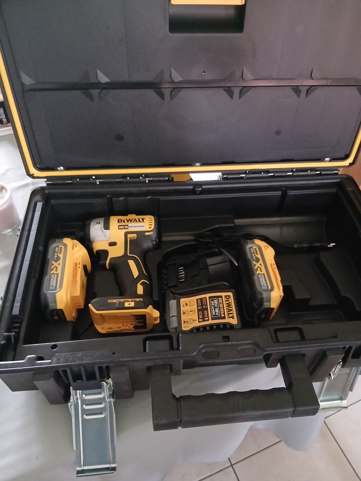 dewalt, Ophalen