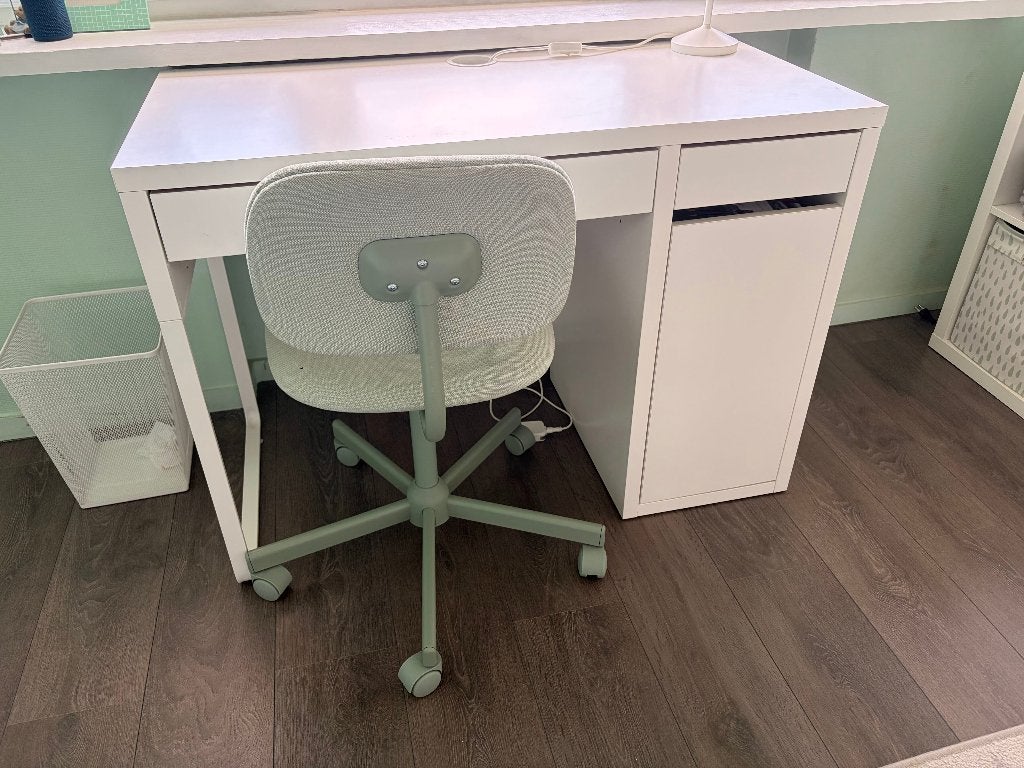 Witte bureau Micke met opbouwdeel 105x65 - Perfecte staat, Huis en Inrichting, Bureaus, Ophalen, 105 cm, 65 cm, Spaanplaat of MDF