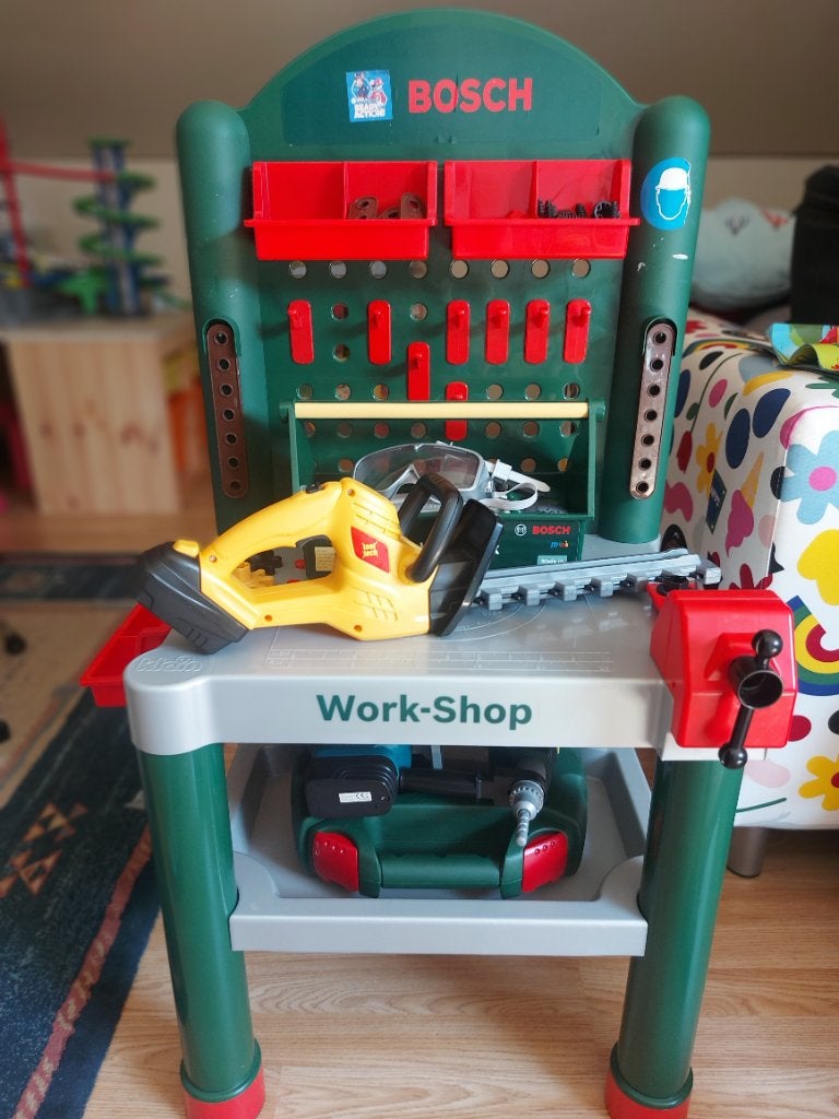 Bosch werkbank met toebehoren, Ophalen, Gebruikt, Jongen of Meisje