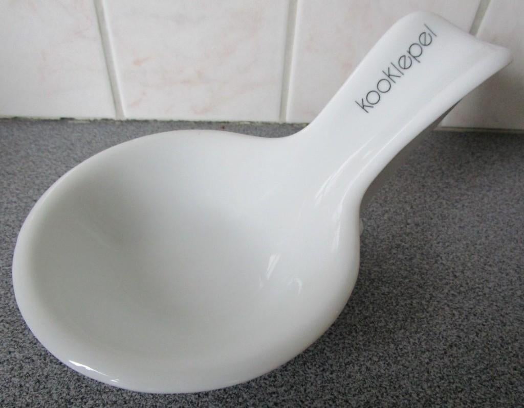 Lepelhouder in porselein "kooklepel" OPRUIM SERVIES, Overige typen, Ophalen of Verzenden, Zo goed als nieuw, Effen