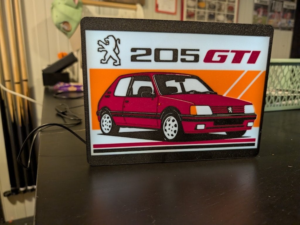 Peugeot 205 GTI lightbox – koelwit – 24  20 cm, Verzamelen, Merken en Reclamevoorwerpen, Verzenden, Nieuw, Lichtbak of (neon) lamp