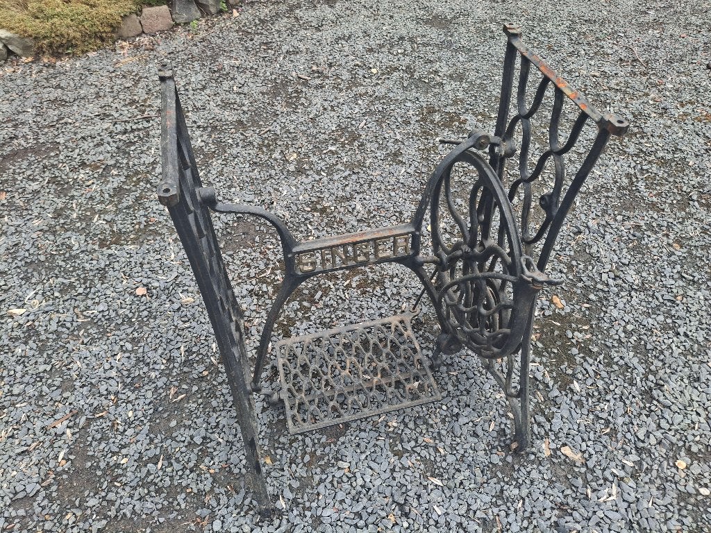 Pied en fonte de machine à coudre, Enlèvement