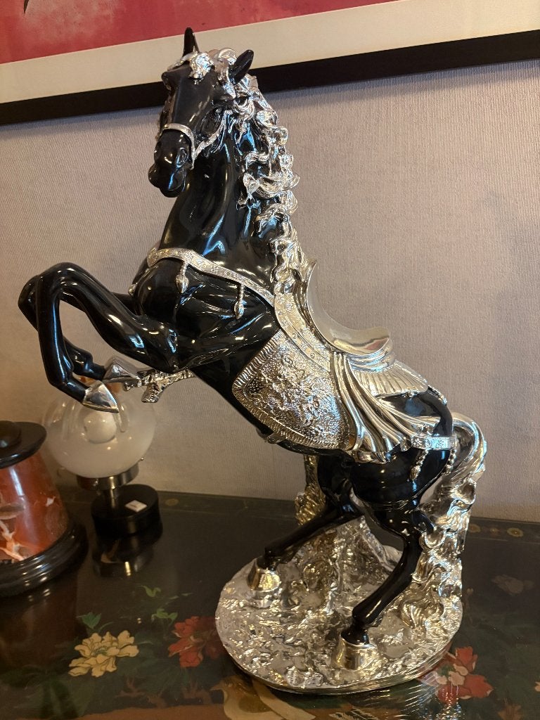Prachtig beeld van stijgende paard., Antiek en Kunst, Ophalen, Overige onderwerpen, 50 - 100 cm, Zwart