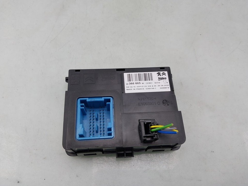 ORDINATEUR GESTION TEMPERATURE Opel Vivaro (01-2019/04-2025), Opel, Opel Automobile GmbH, Utilisé, Kontakt-opel@opel.com