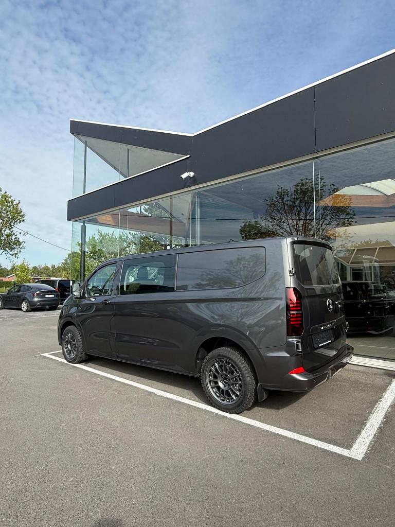 Volkswagen Transporter T7 dubbel cabine nieuw in stock!, Autos, Argent ou Gris, Achat, Euro 6, Entreprise