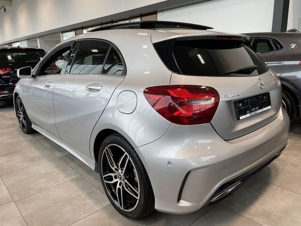Mercedes-Benz A Panoramisch open dak / Navigatie / Camera /, Auto's, 90 kW, 122 pk, Emergency brake assist, Zilver of Grijs