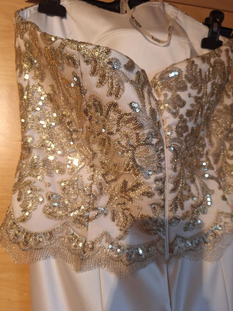 Robe bustier longue. Crème et doré, Vêtements | Femmes, Taille 38/40 (M), Enlèvement ou Envoi, Autres couleurs, Robe de cocktail
