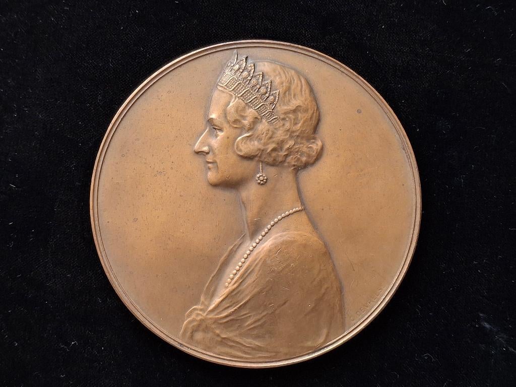medaille Koningin Astrid ., Verzenden, Gebruikt, Overige typen