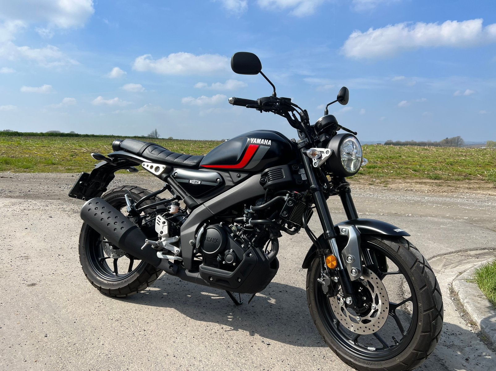 Yamaha XSR 125, Motoren, Particulier, 125 cc, 11 kW of minder, 1 cilinder
