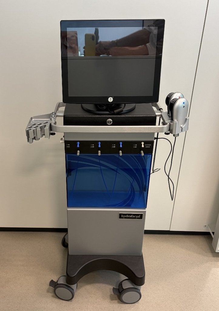 Machine HYDRAFACIAL, Articles professionnels, Enlèvement