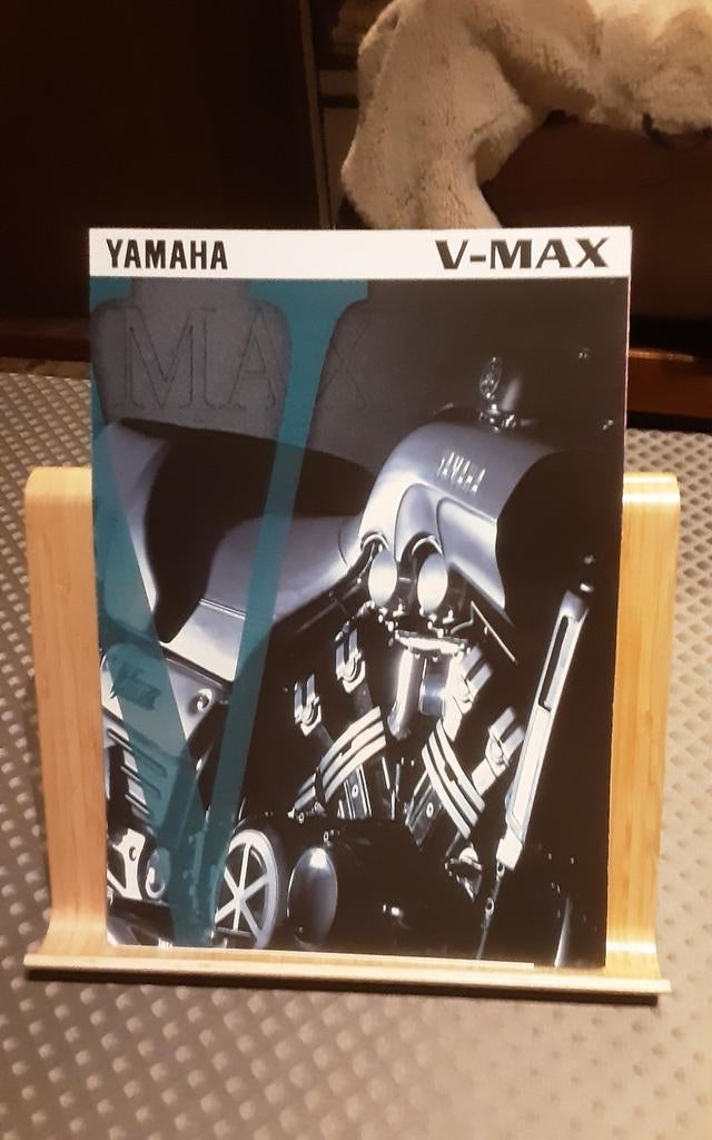 Yamaha v max brochure, Ophalen of Verzenden, Zo goed als nieuw