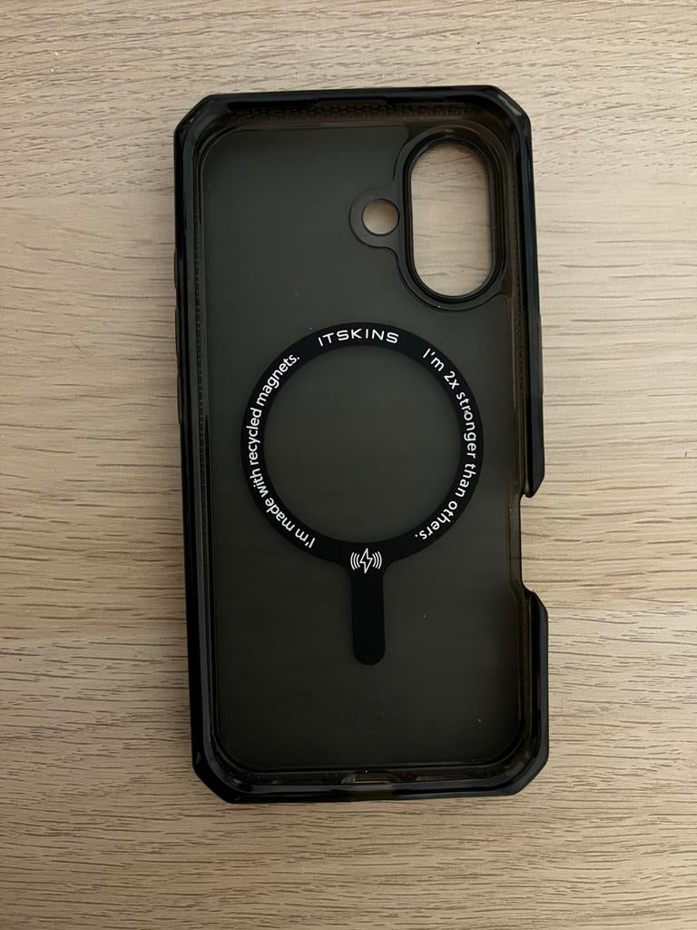 iPhone 16 hoesje ITSKINS Hybrid R Vapor met MagSafe, Telecommunicatie, Mobiele telefoons | Apple iPhone, Ophalen, Zo goed als nieuw