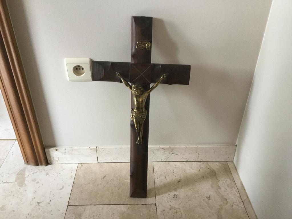 Eiken houten kruisbeeld met koperen beeld, hoogte 60 cm, Enlèvement, Comme neuf