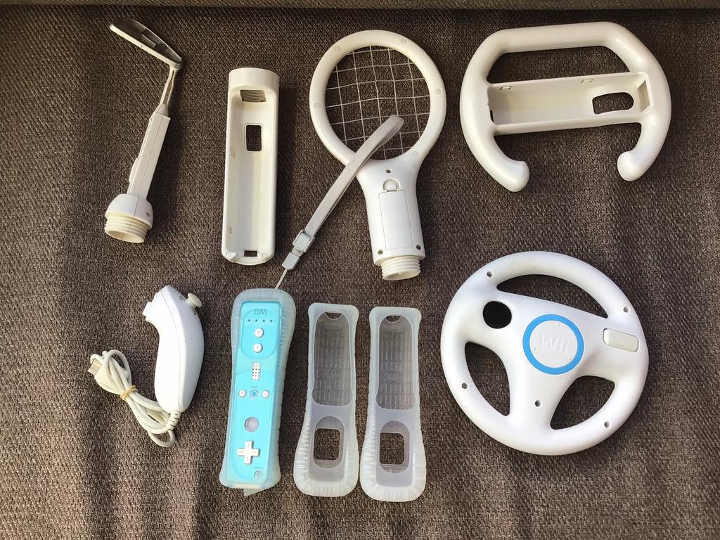 Wii Balance Board + 2 Joysticks + afstandsbediening enz., Ophalen of Verzenden, Zo goed als nieuw
