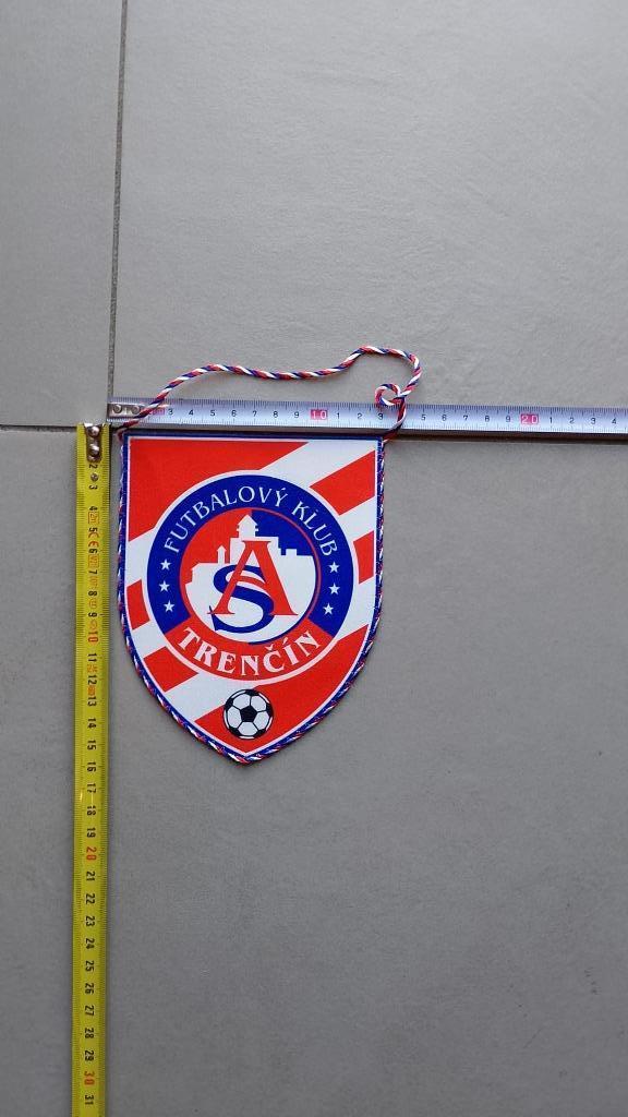 vaandel wimpel FK trencin Slowakije, Enlèvement ou Envoi