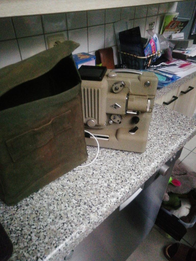Eumig P8 filmprojector, Ophalen, Zo goed als nieuw, Compact, Overige Merken