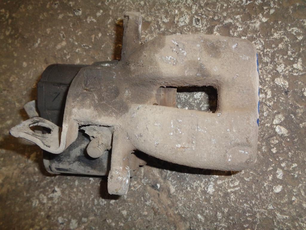 A vendre etrier arriere droit, Autos : Pièces & Accessoires, Enlèvement, Utilisé, Volkswagen