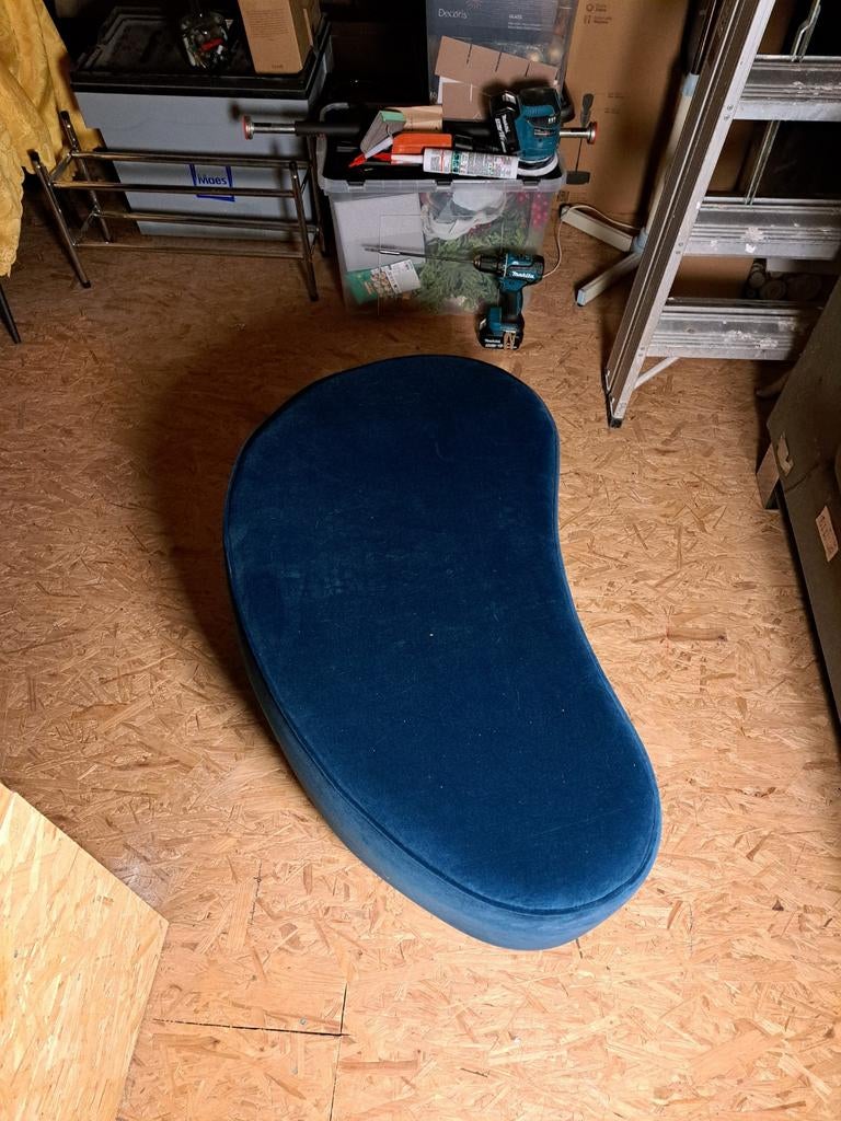Pouf bleu roi, Enlèvement, Comme neuf