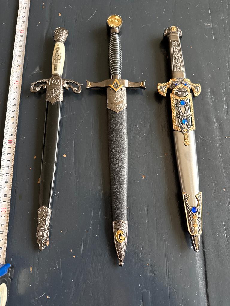 3 dolken, Ophalen of Verzenden, Landmacht, Mes of Dolk