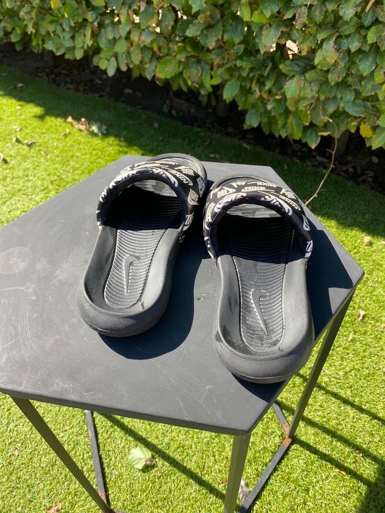 Slippers nike, Ophalen, Zo goed als nieuw, Slippers