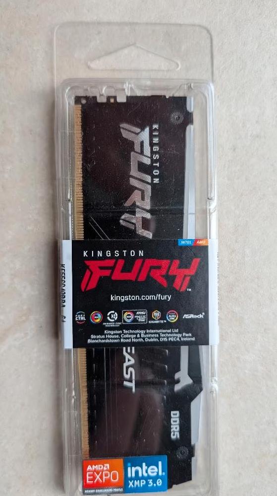 64Gb DDR5 Kingston Fury Beast RGB KF556C40BBA-64, Nieuw, Ophalen of Verzenden, Desktop, DDR5
