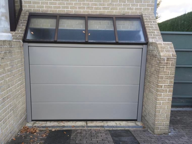 Sectionale poort, Doe-het-zelf en Bouw, Rolluiken, Ophalen, 200 cm of meer, Zo goed als nieuw, 200 cm of meer
