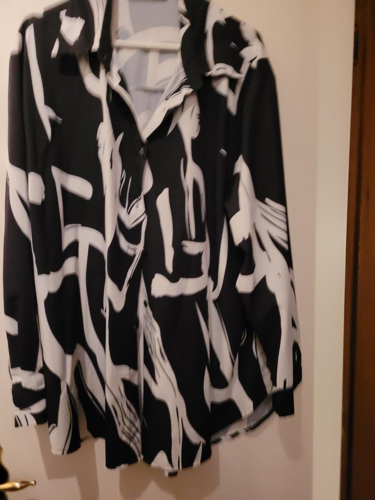 Le chemisier pour femme, noir/blanc taille 3xl, est nouveau, Enlèvement ou Envoi, Blanc