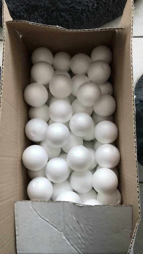 Isomo balletjes 5 cm. 135 stuks, Hobby en Vrije tijd, Ophalen of Verzenden, Nieuw, Knutselwerk